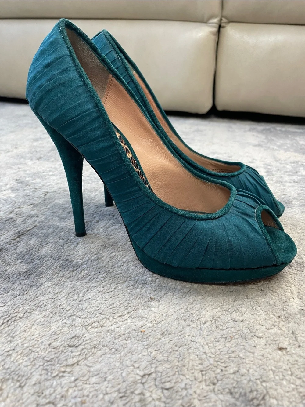 Betsey Johnson Winona Teal Peeptoe Pleated Pumps Sz 9